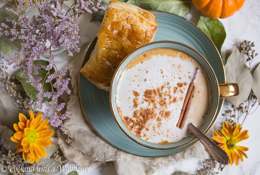 Perfect for Fall, this Dirty Pumpkin Chai Latte is swirled with pumpkin puree, pumpkin spice, old fashioned oats, and strong brewed coffee. | Ask Anna