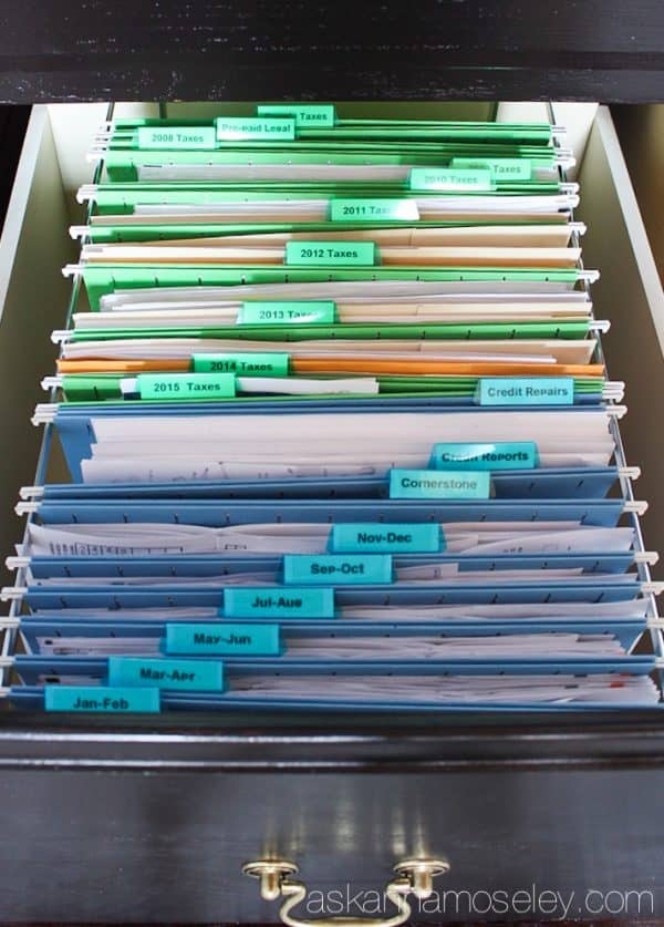 The best tips to help you get rid of and organize your paper clutter in 30 minutes or less | Ask Anna