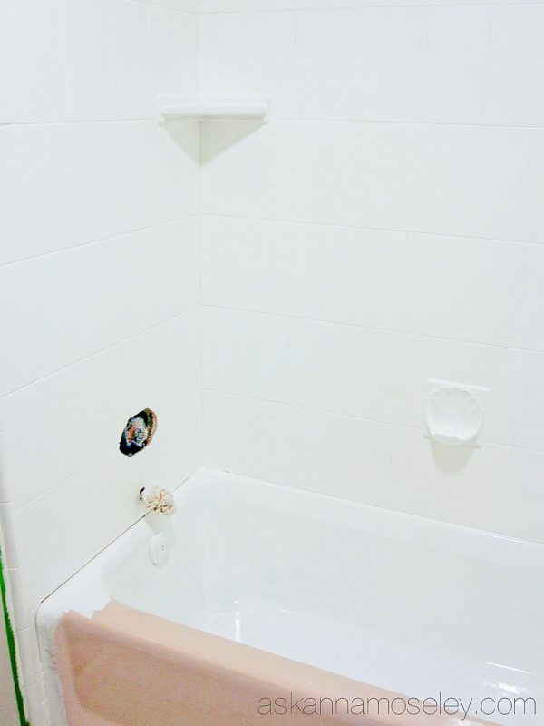 Step-by-step tutorial for how to update an ugly bathtub | Ask Anna